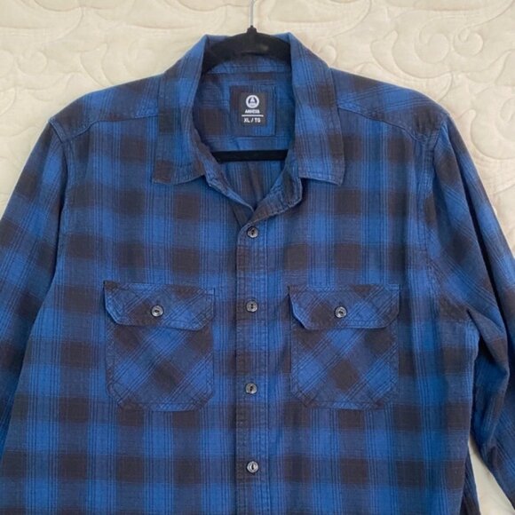 Amnesia Plaid Flannel Shirt Blue and Black Cotton - Picture 2 of 8